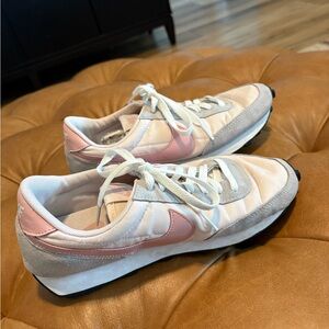 Womens Nike shoes